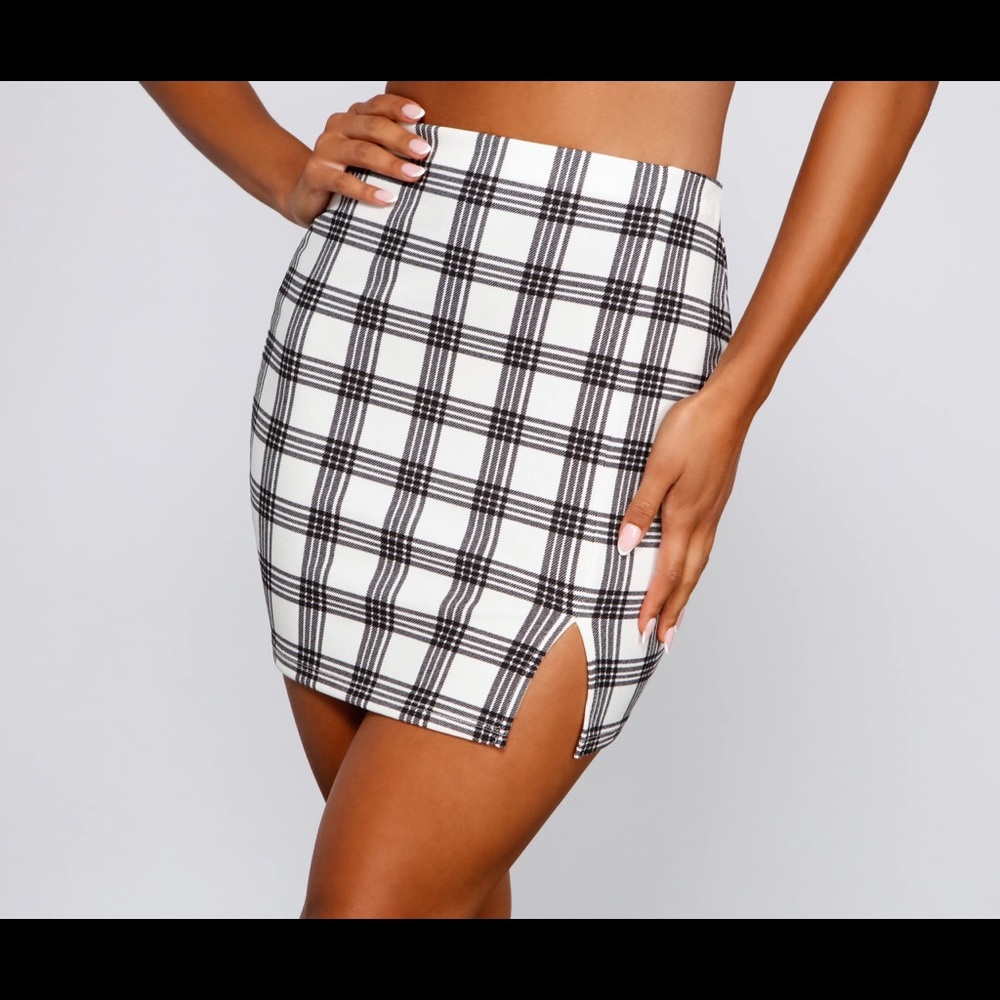 Windsor PERFECTION IN PLAID SIDE SLIT MINI SKIRT